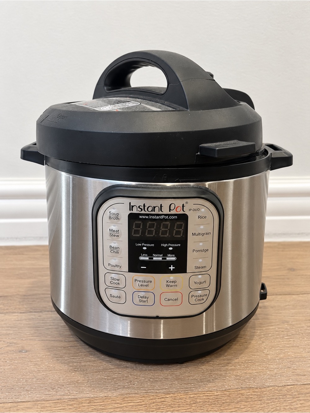 Duo Stainless Steel Electric Pressure Cooker - Black